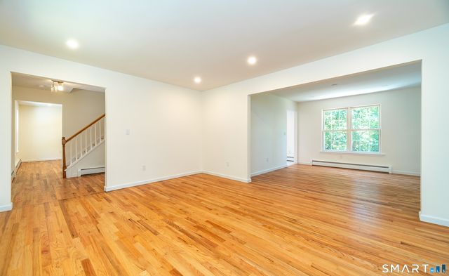 1425 James Farm Road, Stratford, CT 06614