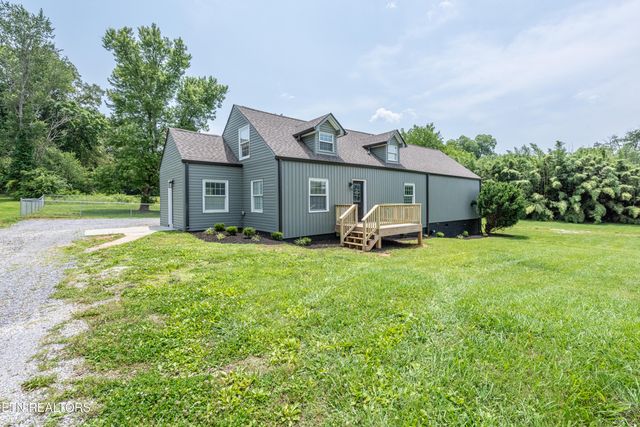 957 W Hunt Rd, Alcoa, TN 37701