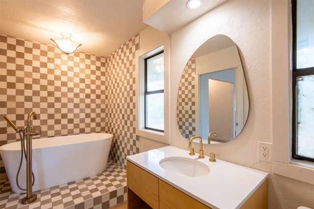 73 E Shore Drive, Arcadia, OK 73007