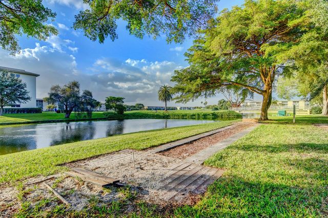 3204 Portofino Point H2, Coconut Creek, FL 33066