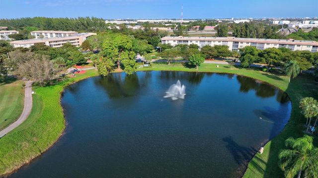 3204 Portofino Point H2, Coconut Creek, FL 33066