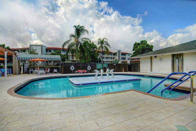 3204 Portofino Point H2, Coconut Creek, FL 33066