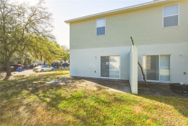 1102 CITRUS HILL COURT, Seffner, FL 33584