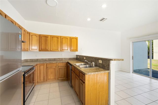 1102 CITRUS HILL COURT, Seffner, FL 33584