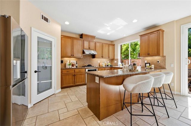 8501 Browns Creek Ln, Canoga Park, CA 91304