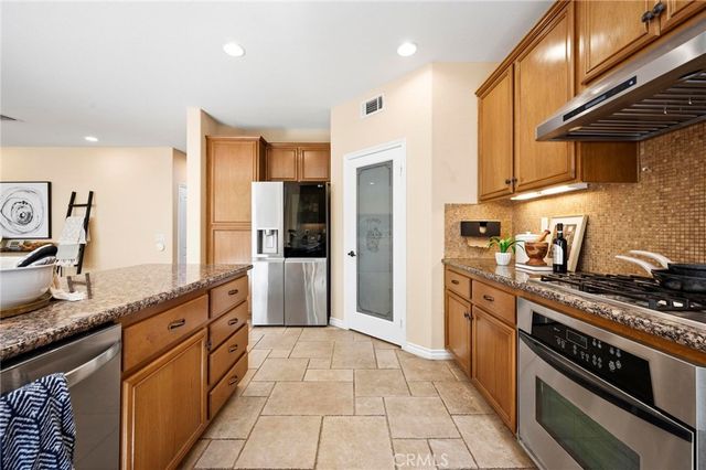 8501 Browns Creek Ln, Canoga Park, CA 91304