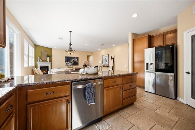 8501 Browns Creek Ln, Canoga Park, CA 91304