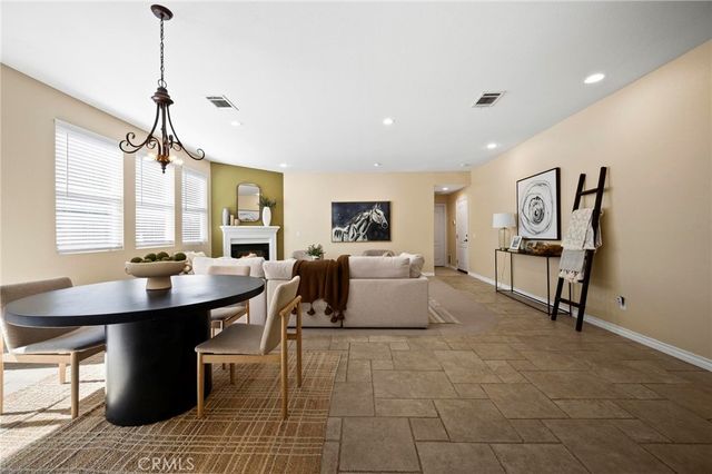 8501 Browns Creek Ln, Canoga Park, CA 91304