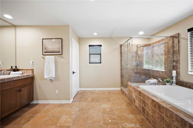 8501 Browns Creek Ln, Canoga Park, CA 91304