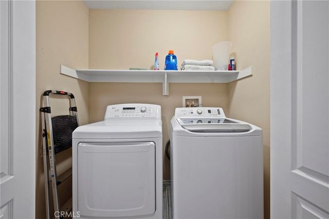 8501 Browns Creek Ln, Canoga Park, CA 91304