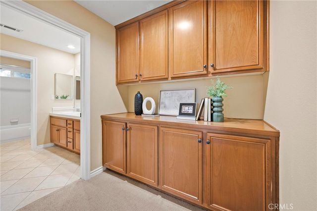 8501 Browns Creek Ln, Canoga Park, CA 91304
