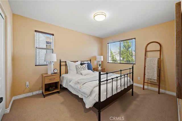 8501 Browns Creek Ln, Canoga Park, CA 91304