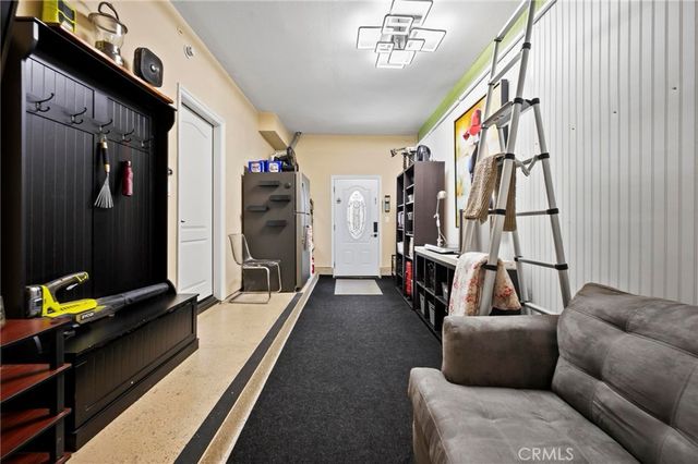 8501 Browns Creek Ln, Canoga Park, CA 91304