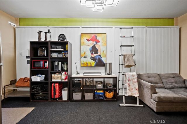 8501 Browns Creek Ln, Canoga Park, CA 91304