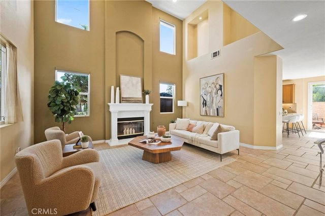 8501 Browns Creek Ln, Canoga Park, CA 91304