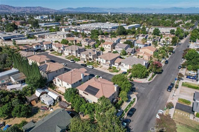 8501 Browns Creek Ln, Canoga Park, CA 91304