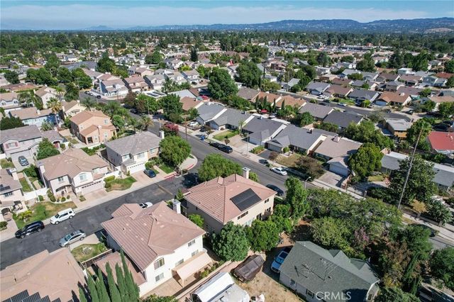 8501 Browns Creek Ln, Canoga Park, CA 91304