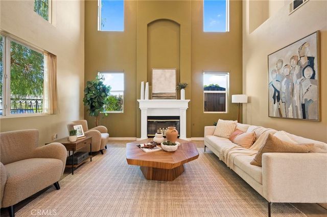 8501 Browns Creek Ln, Canoga Park, CA 91304
