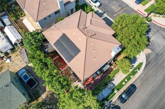 8501 Browns Creek Ln, Canoga Park, CA 91304