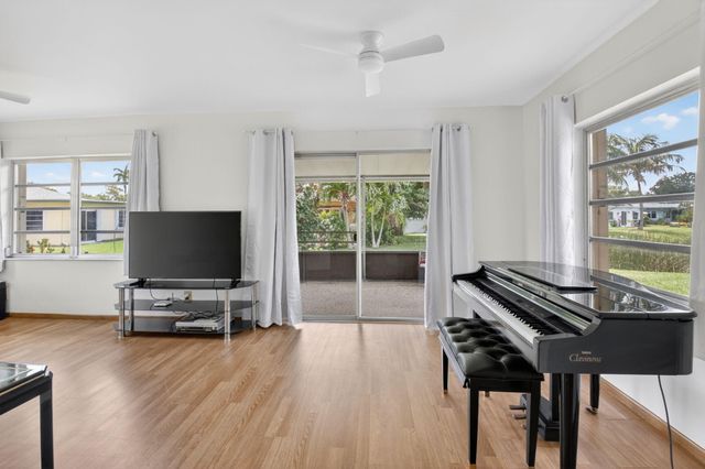6068 Vía Diana, Delray Beach, FL 33484