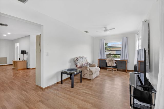 6068 Vía Diana, Delray Beach, FL 33484