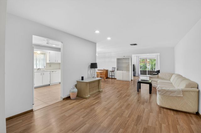 6068 Vía Diana, Delray Beach, FL 33484