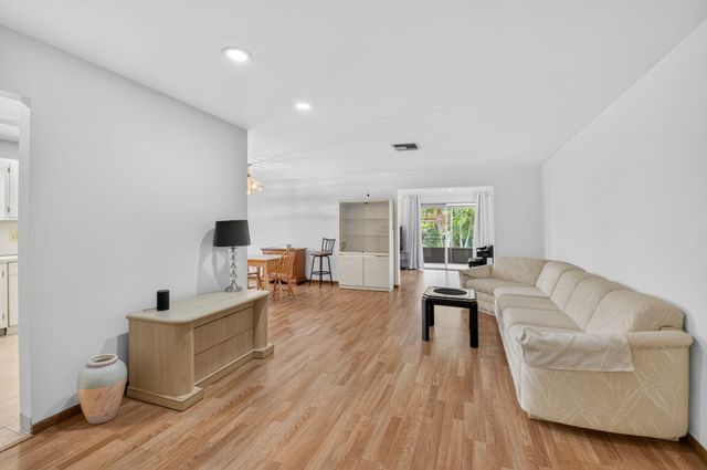 6068 Vía Diana, Delray Beach, FL 33484