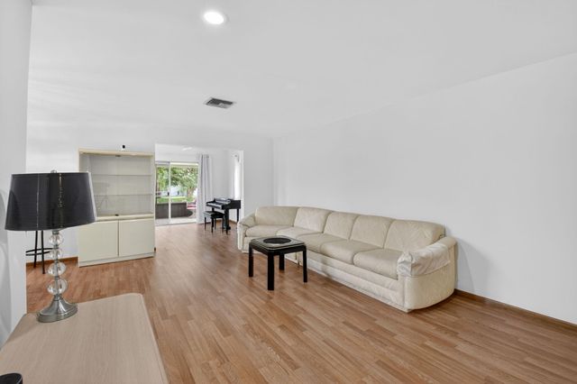 6068 Vía Diana, Delray Beach, FL 33484