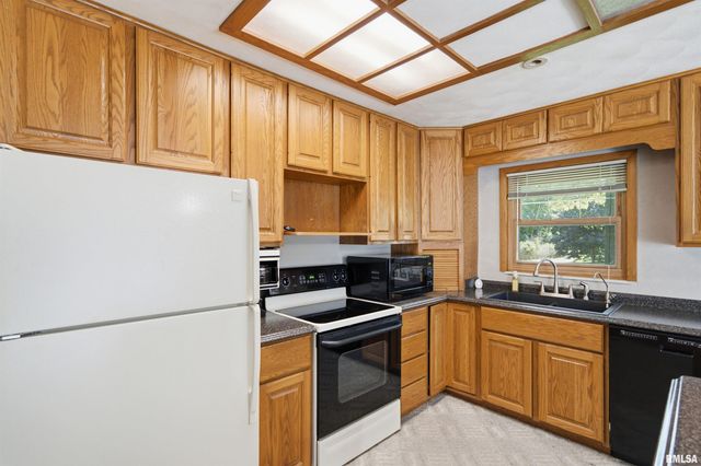 2006 W BRISTOL HOLLOW Road, Dunlap, IL 61525
