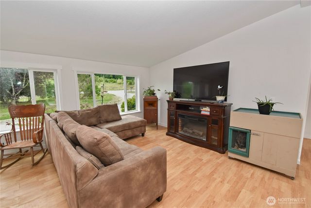 18268 Colony Road, Bow, WA 98232
