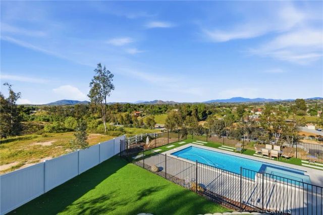 35825 Meadow Ridge, Temecula, CA 92592