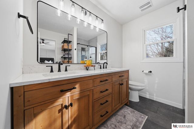 5221 Happy Hollow Lane, Lincoln, NE 68516