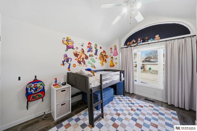 5221 Happy Hollow Lane, Lincoln, NE 68516