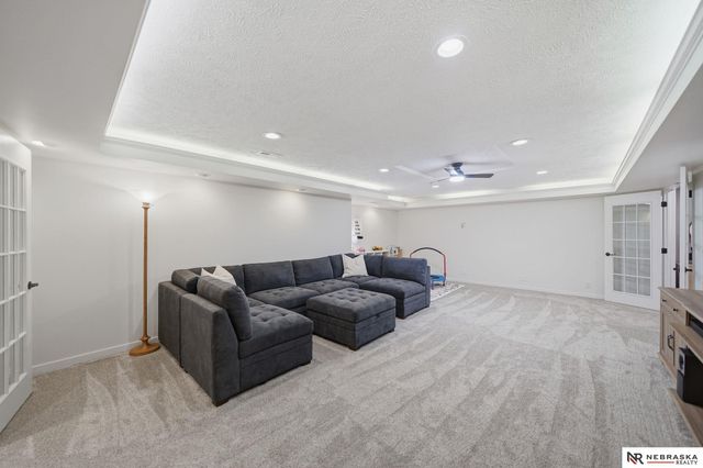 5221 Happy Hollow Lane, Lincoln, NE 68516