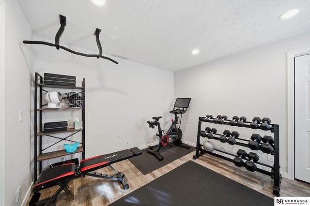 5221 Happy Hollow Lane, Lincoln, NE 68516