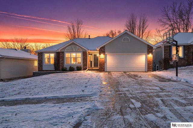 5221 Happy Hollow Lane, Lincoln, NE 68516