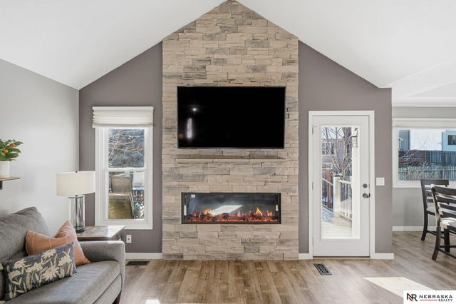 5221 Happy Hollow Lane, Lincoln, NE 68516