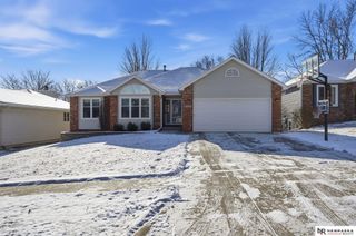 5221 Happy Hollow Lane, Lincoln, NE 68516