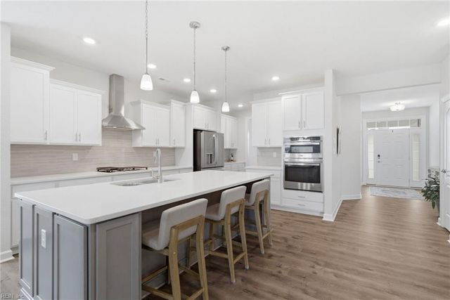 307 Arbormoor LN, Moyock, NC 27958