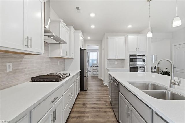307 Arbormoor LN, Moyock, NC 27958