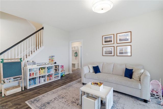 307 Arbormoor LN, Moyock, NC 27958