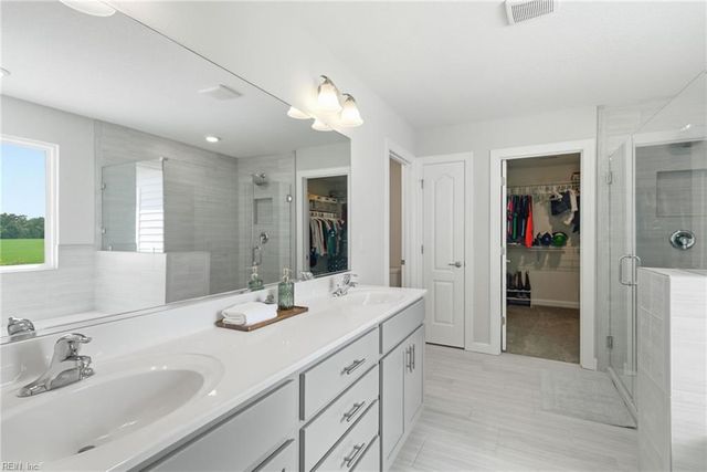 307 Arbormoor LN, Moyock, NC 27958