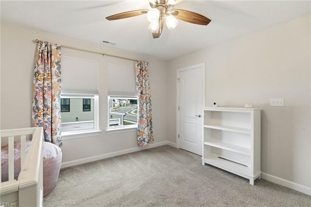 307 Arbormoor LN, Moyock, NC 27958