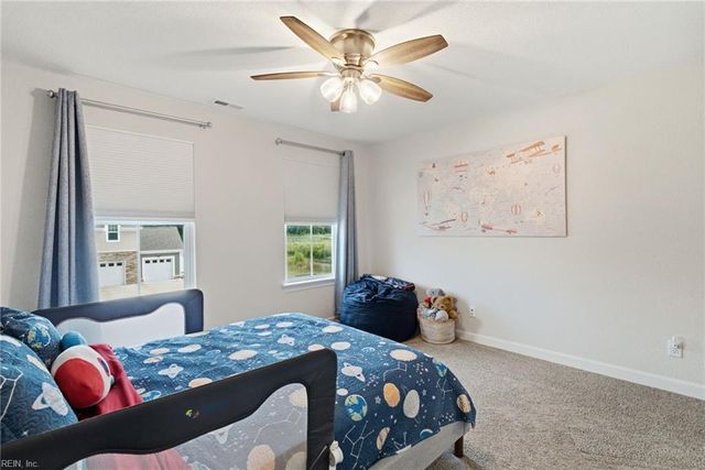 307 Arbormoor LN, Moyock, NC 27958