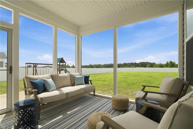 307 Arbormoor LN, Moyock, NC 27958