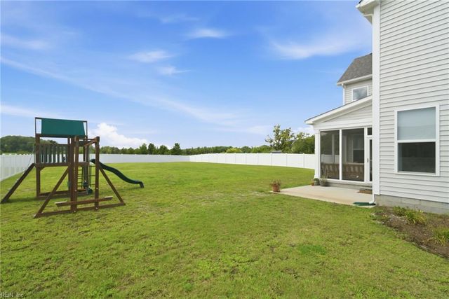 307 Arbormoor LN, Moyock, NC 27958