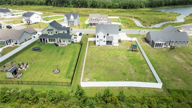 307 Arbormoor LN, Moyock, NC 27958