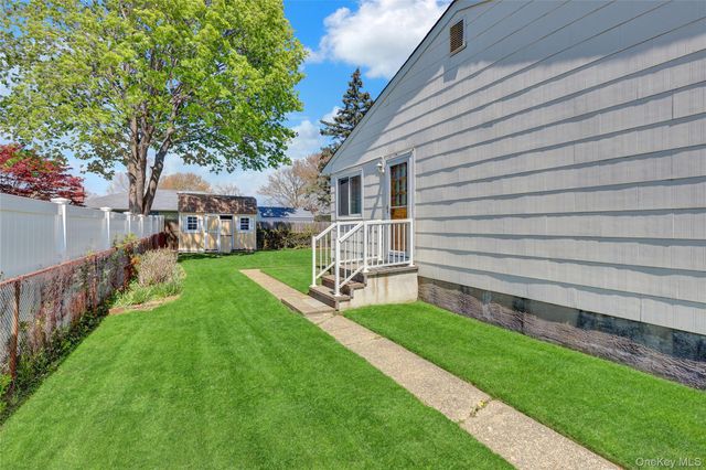 211 Lynbrook Street, Islip Terrace, NY 11752