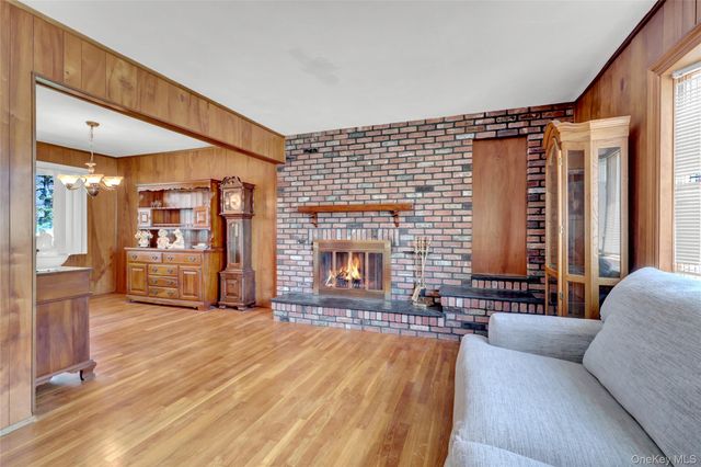 211 Lynbrook Street, Islip Terrace, NY 11752