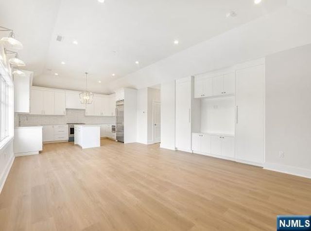 445 Ramapo Valley Road 3, Oakland, NJ 07436